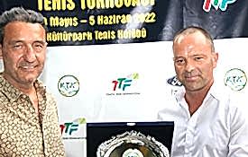 Ford İzkar T400 Senyör Tenis Turnuvası